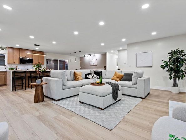 2307 Galveston St., San Diego CA 92110