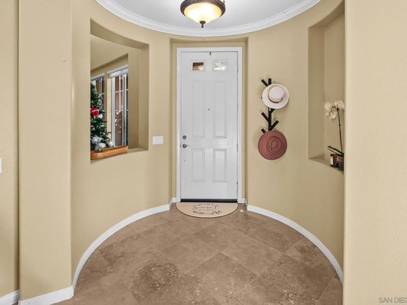 624 Ridgemont Cir, Escondido CA 92027