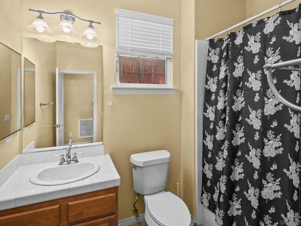 624 Ridgemont Cir, Escondido CA 92027