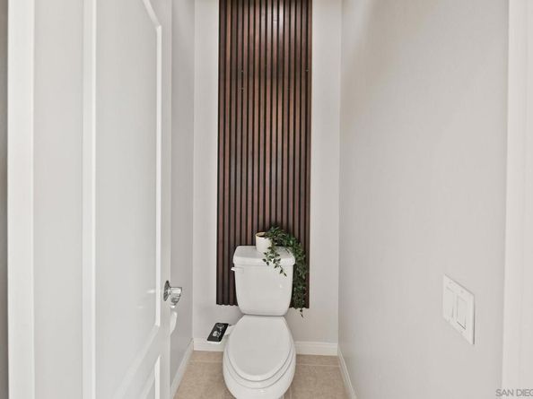 624 Ridgemont Cir, Escondido CA 92027