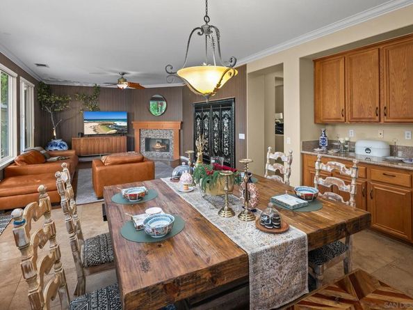 624 Ridgemont Cir, Escondido CA 92027