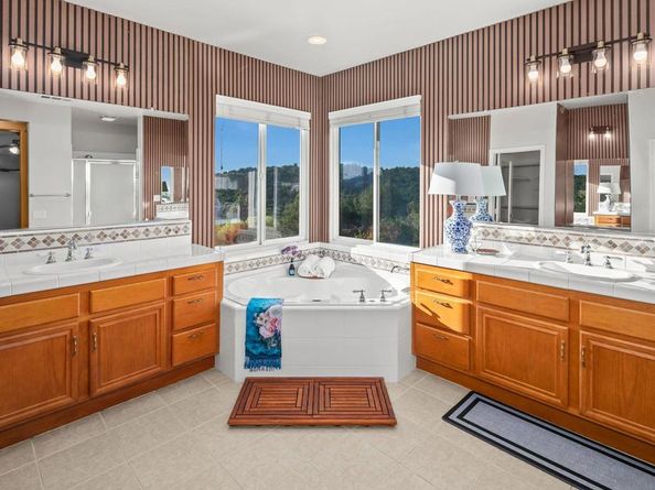 624 Ridgemont Cir, Escondido CA 92027