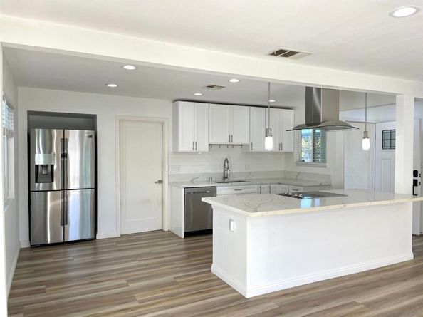 4106 Dellwood St, San Diego CA 92111