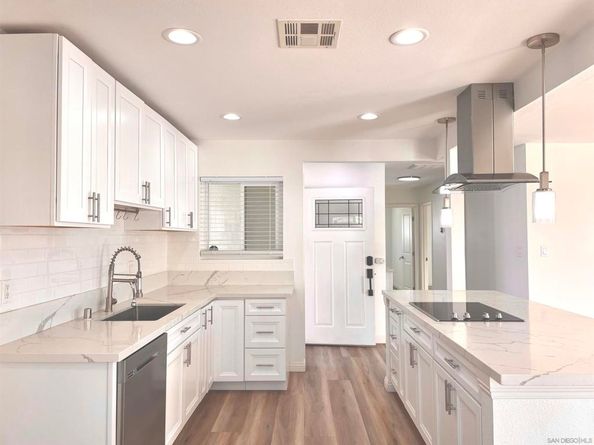 4106 Dellwood St, San Diego CA 92111