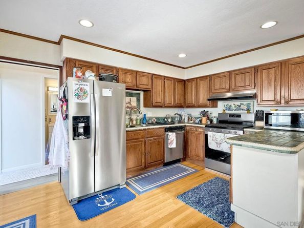 952 Rosecrans, San Diego CA 92106