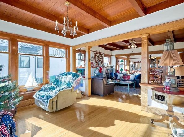 952 Rosecrans, San Diego CA 92106