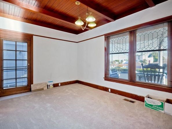 952 Rosecrans, San Diego CA 92106