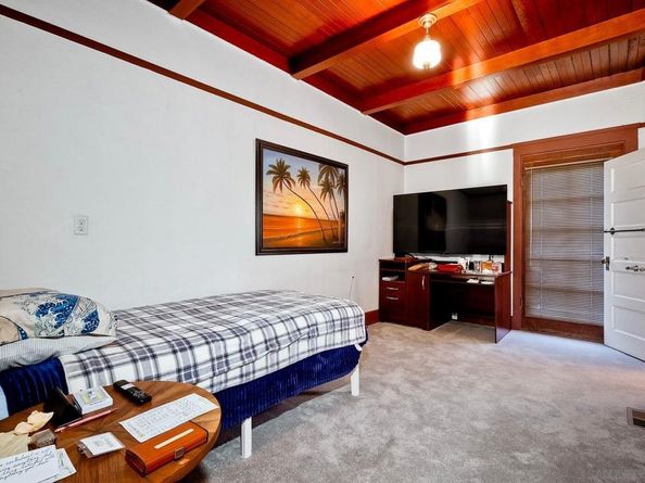 952 Rosecrans, San Diego CA 92106