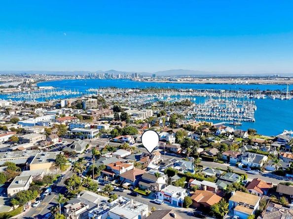 952 Rosecrans, San Diego CA 92106