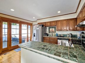 952 Rosecrans, San Diego CA 92106