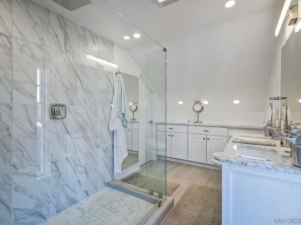 952 Rosecrans, San Diego CA 92106