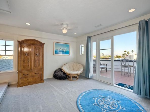 952 Rosecrans, San Diego CA 92106