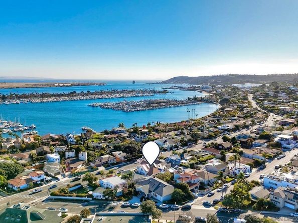 952 Rosecrans, San Diego CA 92106