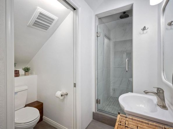 952 Rosecrans, San Diego CA 92106