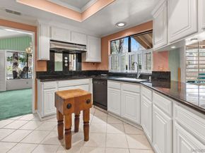 462 Avenida Adobe, Escondido CA 92029