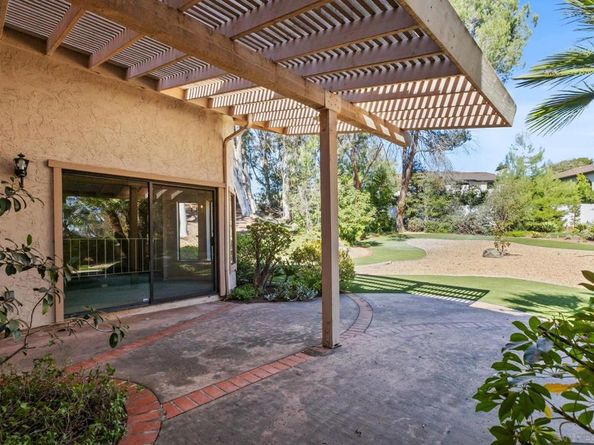 462 Avenida Adobe, Escondido CA 92029