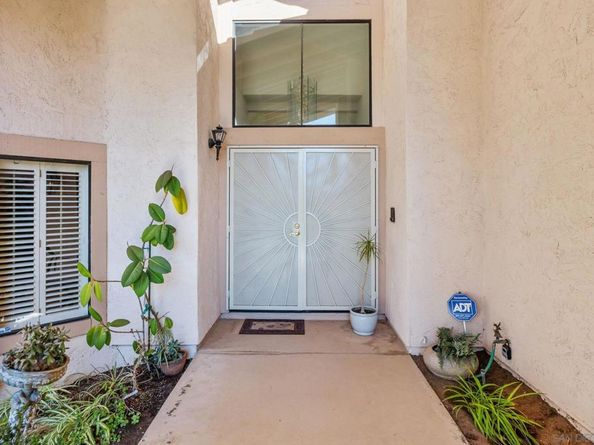 462 Avenida Adobe, Escondido CA 92029