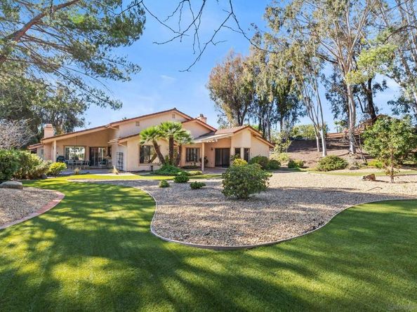 462 Avenida Adobe, Escondido CA 92029