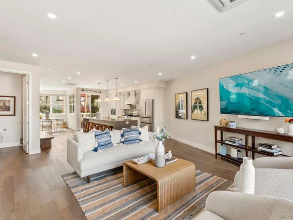 249 Playa Del Norte, La Jolla CA 92037