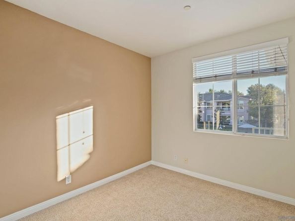 10766 Sabre Hill Dr 258, San Diego CA 92128