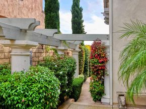 1329 Caminito Balada, La Jolla CA 92037