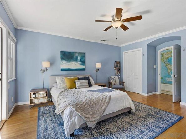 903 Moana Dr, San Diego CA 92106