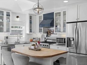 903 Moana Dr, San Diego CA 92106