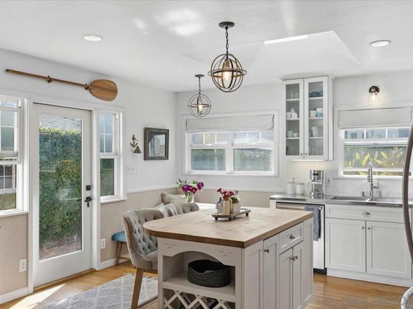 903 Moana Dr, San Diego CA 92106