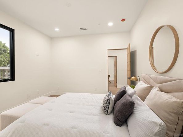 1531 33 Lieta St, San Diego CA 92110