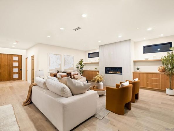 1531 33 Lieta St, San Diego CA 92110