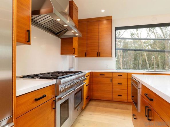 9455 Poole Street, La Jolla CA 92037