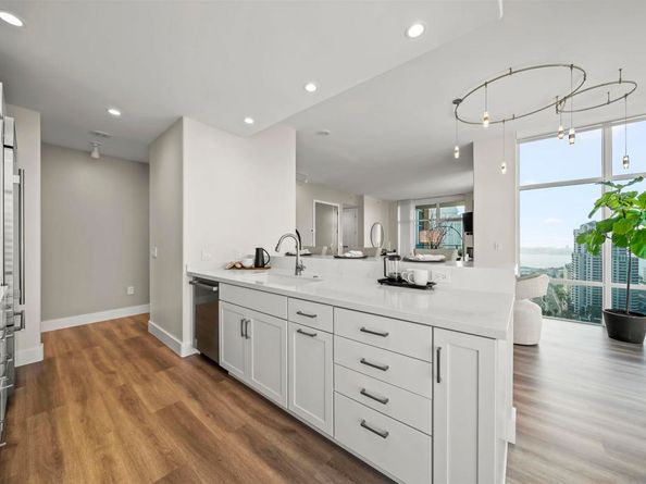 550 Front St 2303, San Diego CA 92101