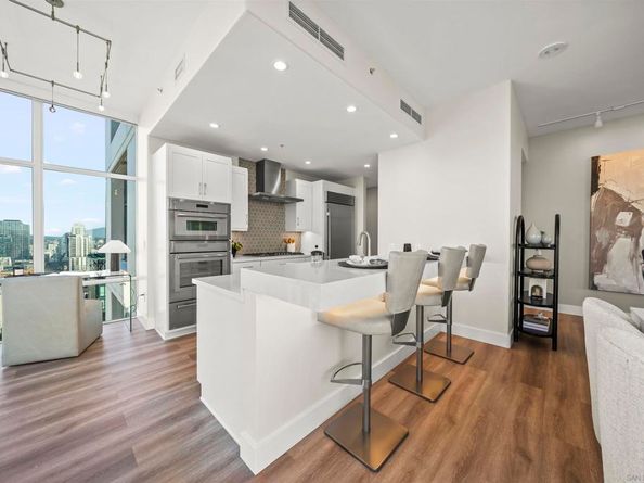 550 Front St 2303, San Diego CA 92101