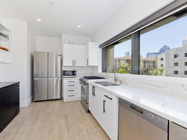 550 Front St 2303, San Diego CA 92101