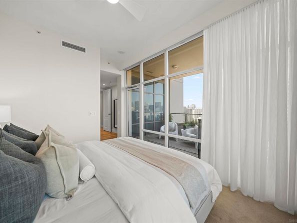 550 Front St 2303, San Diego CA 92101