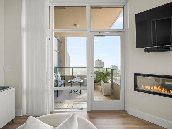 550 Front St 2303, San Diego CA 92101