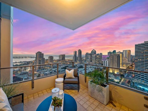 550 Front St 2303, San Diego CA 92101