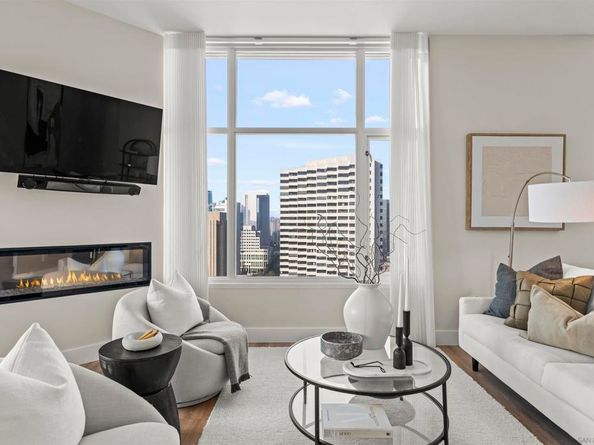 550 Front St 2303, San Diego CA 92101