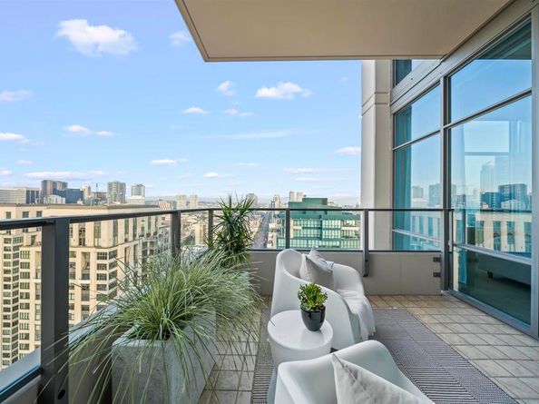 550 Front St 2303, San Diego CA 92101