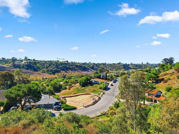 6174 Syracuse, San Diego CA 92122