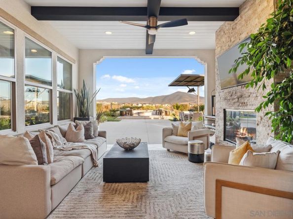 15473 Tanner Ridge Rd, San Diego CA 92127