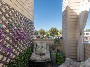 7585 Eads A, La Jolla CA 92037