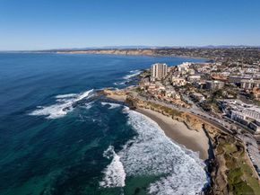 7585 Eads A, La Jolla CA 92037