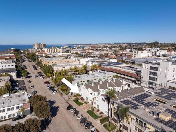 7585 Eads A, La Jolla CA 92037