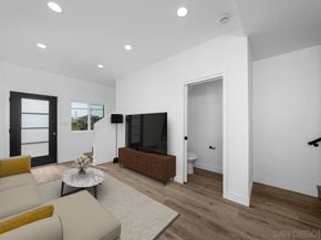 4128 32 Thorn St, San Diego CA 92105