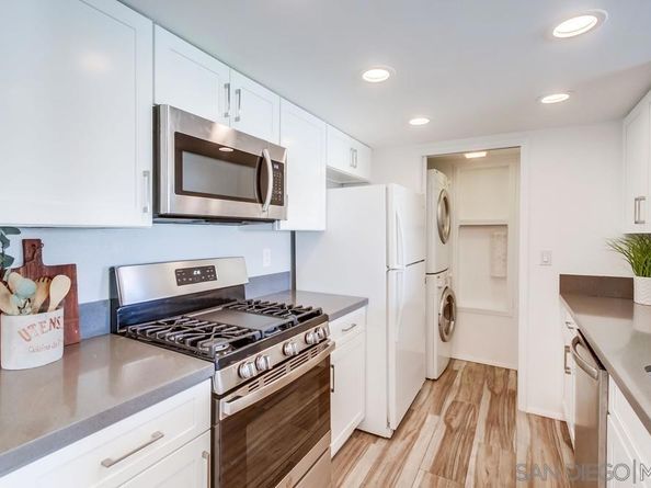 9458 Twin Trails Dr 205, San Diego CA 92129