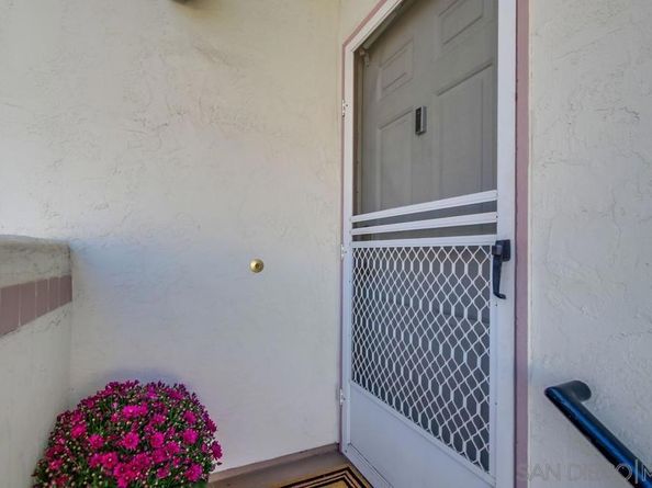 9458 Twin Trails Dr 205, San Diego CA 92129