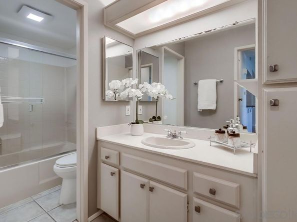 9458 Twin Trails Dr 205, San Diego CA 92129