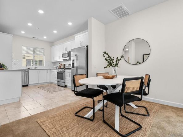 4384 Nautilus Way 8, Oceanside CA 92056