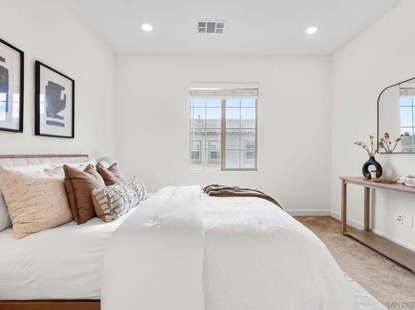 4384 Nautilus Way 8, Oceanside CA 92056